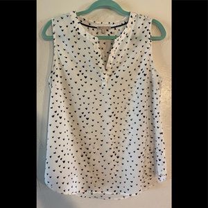 White tank blouse with navy hearts